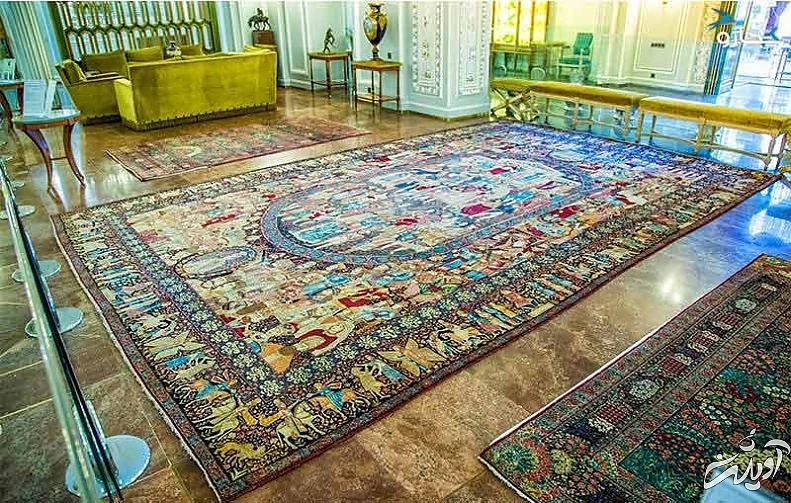 قالی مشهور کاخ نیاوران با تصویر پادشاهان ایران باستان